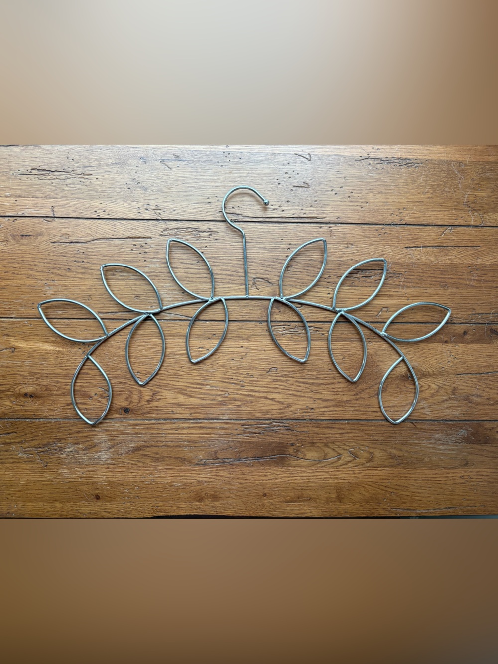 Scarf hanger